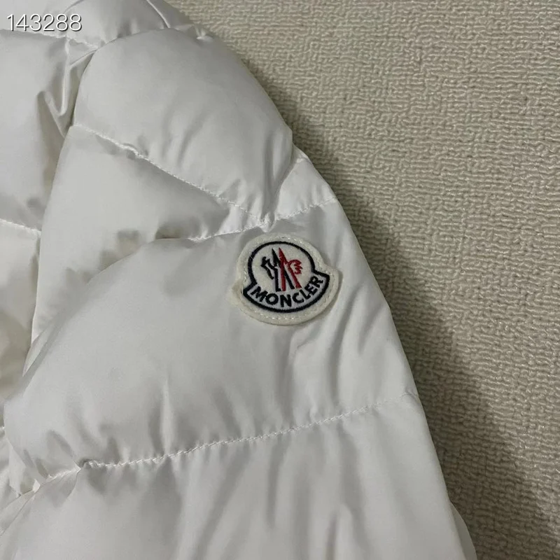 Moncler sz1-5 26yr257 (14)